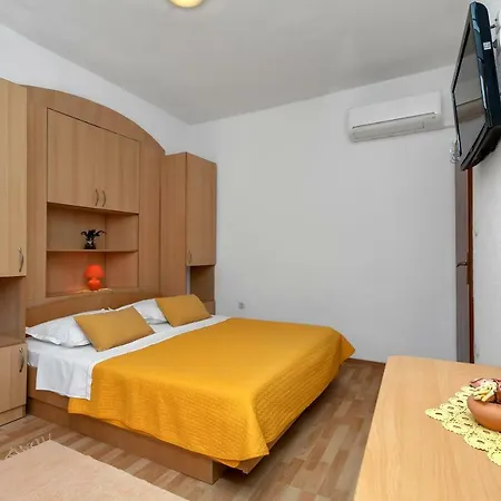 Dado A6 *