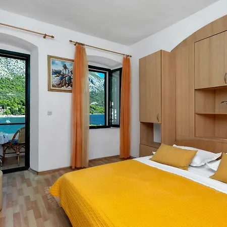 Dado A6 Apartment Igrane