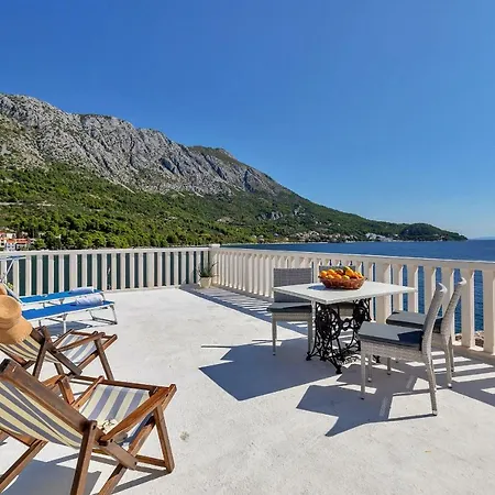 Apartment Dado A6 Igrane