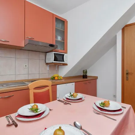 Apartment Dado A6 *