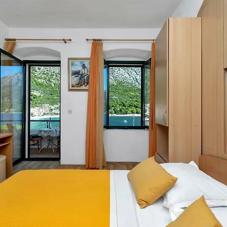 Apartment Dado A6
