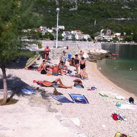 Apartment Dado A6 Igrane